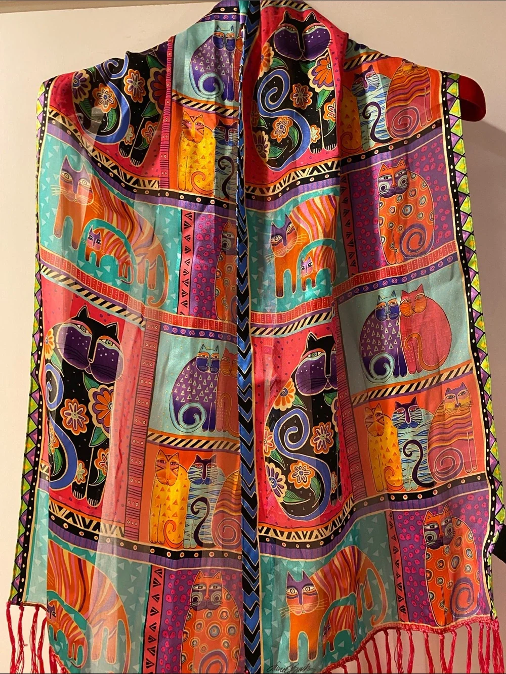 💯 Silk Beautiful Cat Print Fringe Scarf NWOT